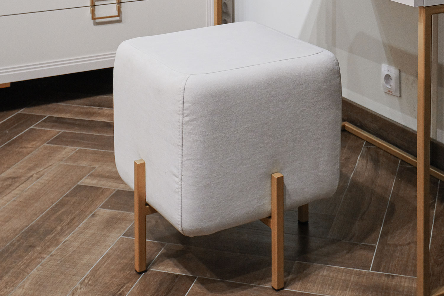 Банкетки - изображение №11 "Банкетка Дольче"  на www.Angstrem-mebel.ru